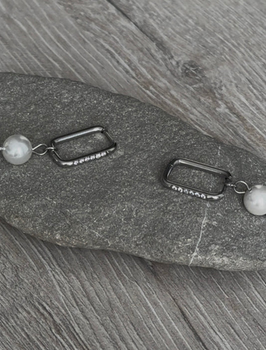 Marvis Zirconia Pearl Huggies Earrings