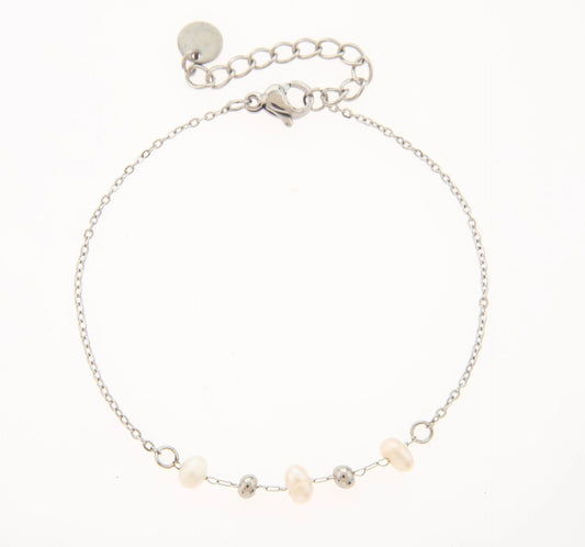 Нежна гривна със сладководни перли Ami